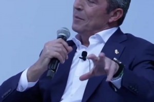 费内巴切主席谈解雇穆帅：他的战术太注重防守，无法让球队进步