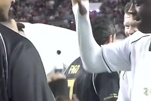 最好的足球！名场面：亚亚图雷对阿扎尔这一下有让你回到当年吗？