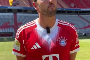 凯恩眼中的终极球员：左脚梅西右脚C罗，传球德布劳内射门自己！