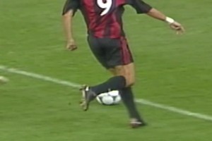 每个故事都有一个开始，因扎吉为AC 米兰打进了他的第一个进球