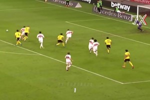 今日狂轰5球！回顾哈兰德多特时期的“炫技”时刻！