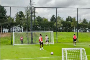 进球如麻！利物浦官方晒伊萨克训练场首训视频