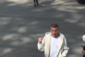 不愧是时尚之都！法国众将穿搭，埃基蒂克化身时尚超模！