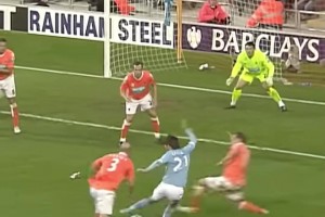 魔术般表演！大卫-席尔瓦为曼城打入英超首粒进球！