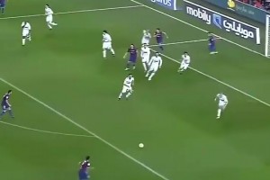 炸裂！名场面：阿尔维斯这脚轰天雷曾让圣卡西一脸茫然！