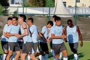 备战泰山，吴曦跟队训练或首发，阿马杜缺席，米内罗单独恢复训练