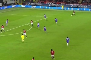 美妙连线！科斯塔库塔精准传中，卡卡势大力沉的头球破门！