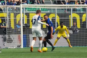 当年5000万欧加盟曼联！回顾奥纳纳意甲精彩5佳扑救！