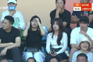 朝鲜族姑娘真上镜❤！中甲延边比赛中导播频繁给到看台特写镜头