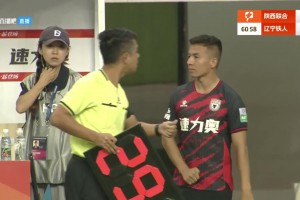 神算！陕西联合临时决定发完角球后再换糜昊伦，后者随后圆月弯刀