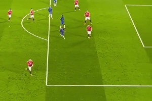 这个动作真帅啊！现场球迷视角看切尔西詹库连线！