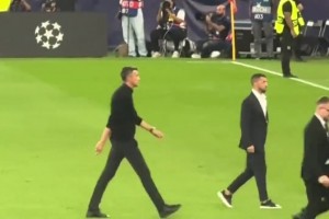 穆里尼奥时隔25年回归本菲卡！？媒体：谈判顺利下周有望上任！