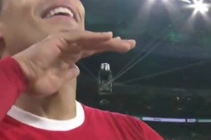 2024年范迪克加时赛头球绝杀切尔西！助球队夺得联赛杯冠军！