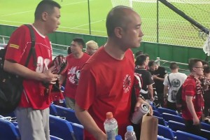 这才是中国球迷该有的素质！蓉城远征军赛后退场自觉带走垃圾