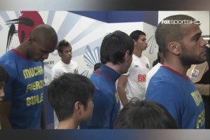 2011年梅西内马尔首次对决，梅西用两球征服内马尔！