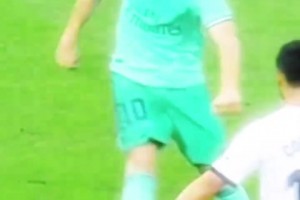 维尼技术上还是没得说！这一外脚背射门，是否让你想到了莫德里奇