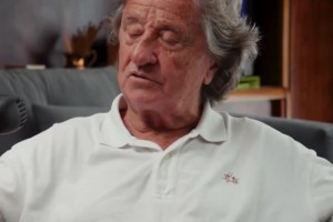 服装创始人：论才华？马球传奇坎比亚索完胜马拉多纳，马球很复杂