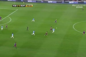 总是能找到最佳传球时机！小白：分边？但是梅西位置更好！