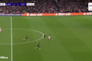 阳光男孩！斯特林：我都传了两个助攻了，就不能快乐快乐吗？