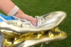 当年主持人：梅西赢得世界杯时穿的鞋会送谁？安东内拉：送博物馆