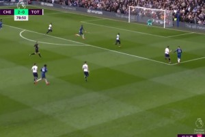 致命打击！名场面：亚布拉罕撞门柱，詹俊老师很淡定啊！