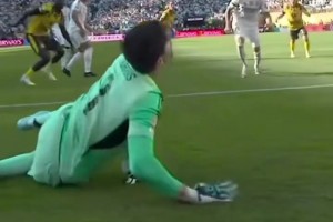 皇马叹息之墙！库尔图瓦这二次反应，对手看了真的会绝望吧！