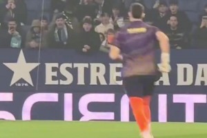 心理素质强大！加西亚面对西班牙人球迷漫天嘘声