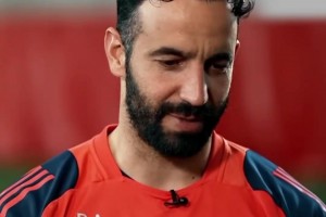 矛盾早有端倪？去年有消息称高层干涉阿莫林战术并要求踢433