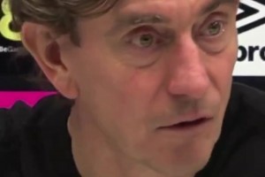 弗兰克回应“阿森纳”水杯：居然有人觉得我和阿森纳私下串通？？