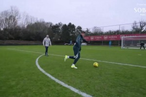 备战利物浦！约克雷斯在今日训练中连续练习射门，射门状态还不错