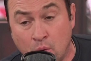 维护马丁内利❗️阿森纳球迷与主持人展开激烈辩论