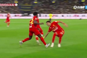 胜利主场0-2落后！雷特吉打门被扑出，南德斯跟进补射破门！