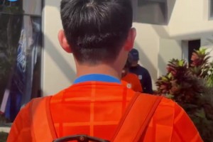 王大雷37岁生日！直播吧记者直击泰山队海口冬训：球迷送礼物为门神庆生