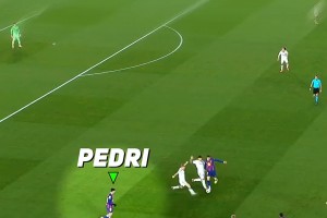 巴萨真核！佩德里这脚下技术，真的太丝滑了！