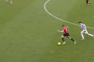 他是球盲过滤器！曼联历史最佳中场之一，真红魔卡里克