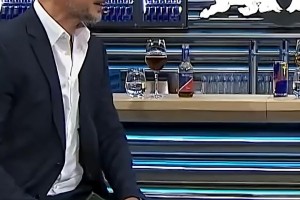 幽默渣叔❗克洛普：阿隆索下课，我手机响了，但不是马德里打来的