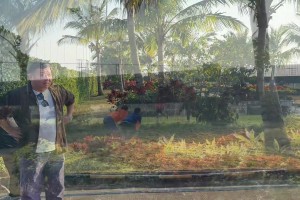 山东泰山队结束训练后，王大雷去到青岛西海岸的场地