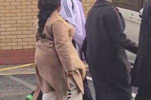 多尔古的母亲提醒他，在比赛结束后要去给球迷签名