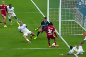 利物浦再下一城！弗林蓬1V1过人下底传中，造鲁利乌龙球！