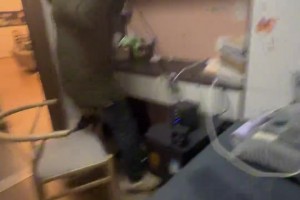 这么暴躁❓️国足U23输球，球迷怒砸显示器