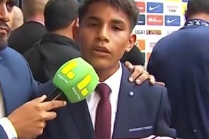 梦想成真！15岁山顶解说少年收到梅西签名球衣