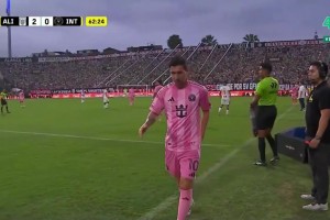 首发踢了63分钟！梅西第63分钟被队友替换下场！