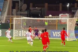 13岁球迷用寒假零花钱，给自己最喜欢的门将李昊买了一束鲜花