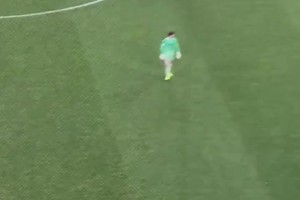 赛后皇马球员迅速退场，库尔图瓦对队友不愿向球迷致歉感到生气