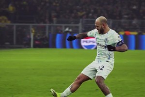 迪马尔科：我先去进个球，你站在此地不要走动！