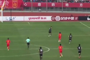 网友惊叹于徐彬抢断后高速带球：这是卡塞米彬吗？