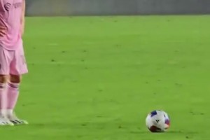 又是一段传奇的开始！名场面：梅西迈阿密首秀任意球绝杀对手！