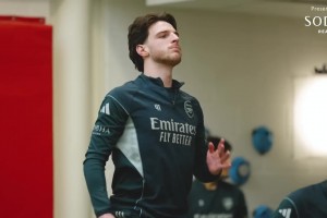 联赛三轮不胜！阿森纳全队备战利兹联