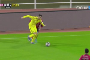 不减当年！C罗边路上演穿裆过人过掉对手！