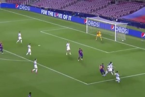 努力到了运气也会帮助自己！名场面：苏牙近距离欣赏梅西神级表演